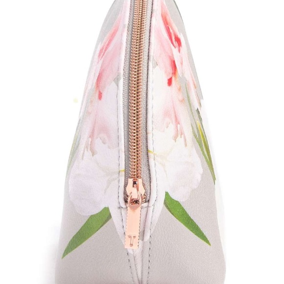 Last 1 - Ted Baker Bloom Dome Makeup Bag - Picture 4 of 6